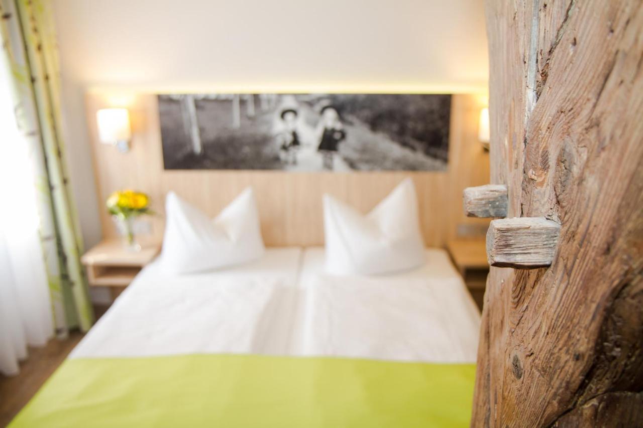 ברכינג Hotel-Gasthof Blaue Traube E.K. מראה חיצוני תמונה